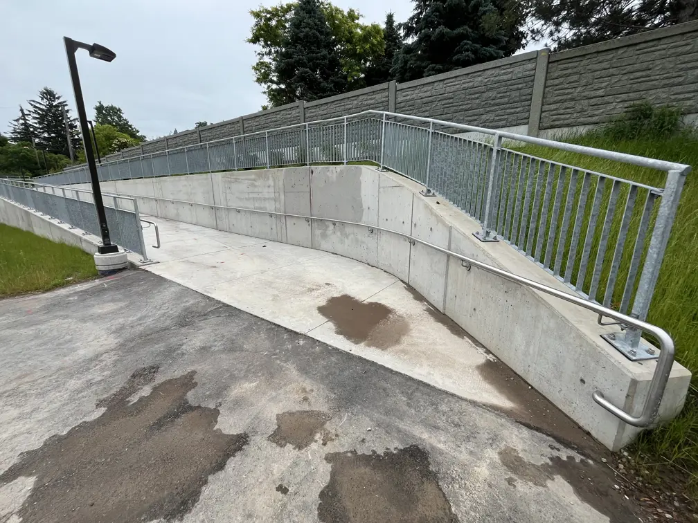 Entrance-to-ramp-on-Myers-Road.jpg