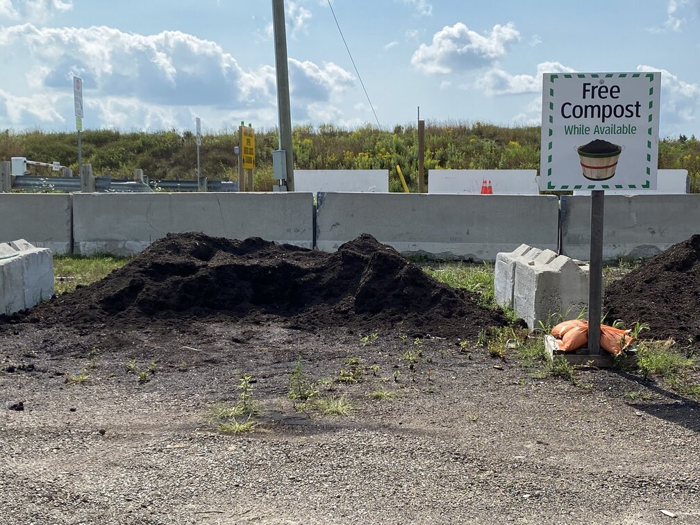 compost-giveaway-1008x756.jpg